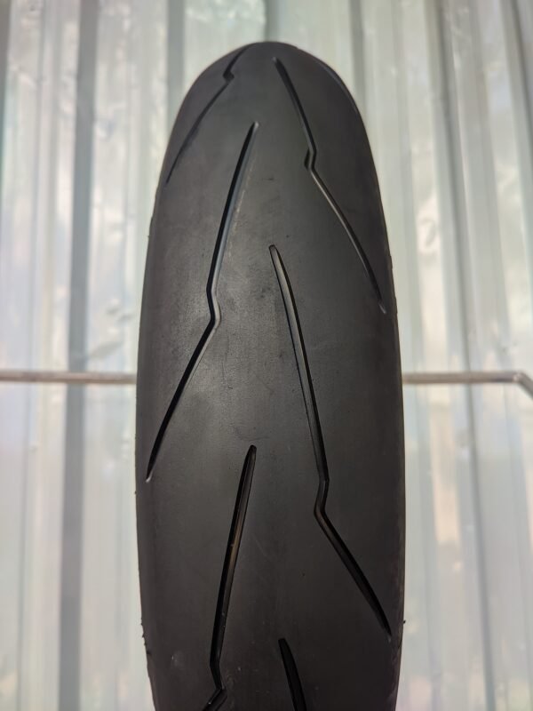 Pirelli Supercorsa SP V3 120/70-17 Usado - Imagem 2