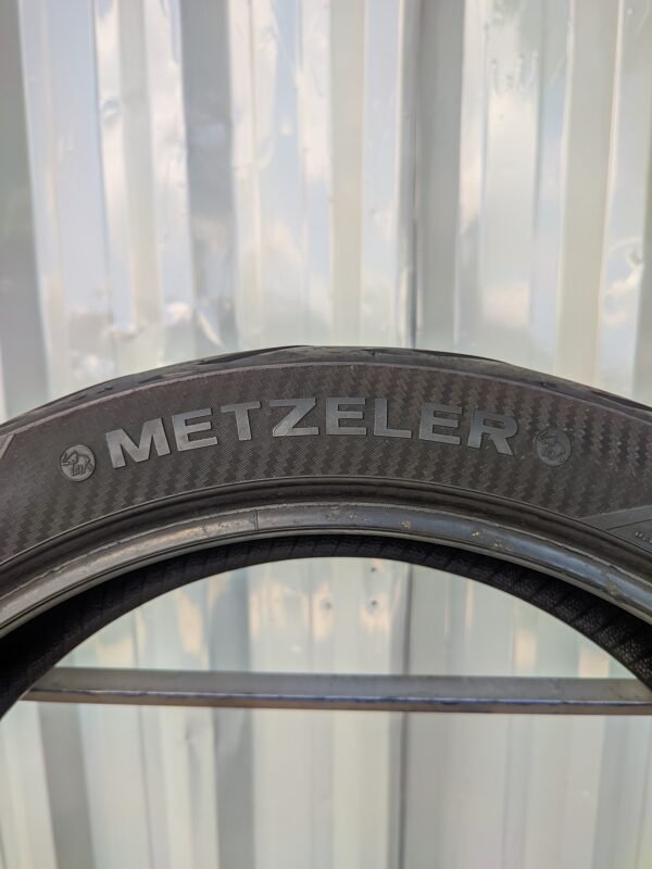 Metzeler Sportec M5 Interact 140/70-17 Usado - Imagem 3