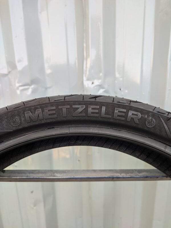 Metzeler Sportec M5 Interact 110/70-17 Usado - Imagem 3
