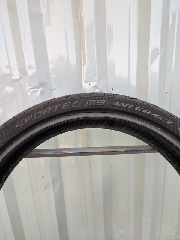 Metzeler Sportec M5 Interact 110/70-17 Usado - Imagem 5