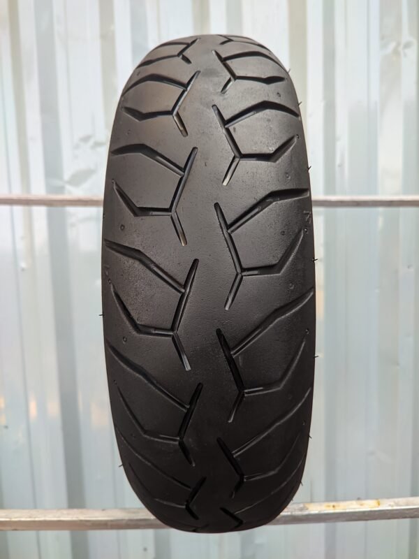 Pirelli Diablo Scooter 130/70-13 Pneu Traseiro Usado