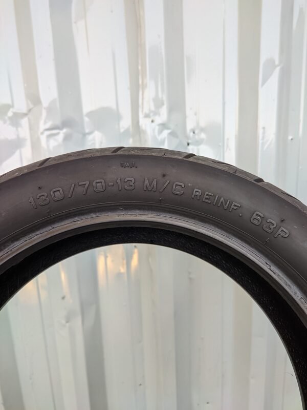 Pirelli Diablo Scooter 130/70-13 Pneu Traseiro Usado - Imagem 4