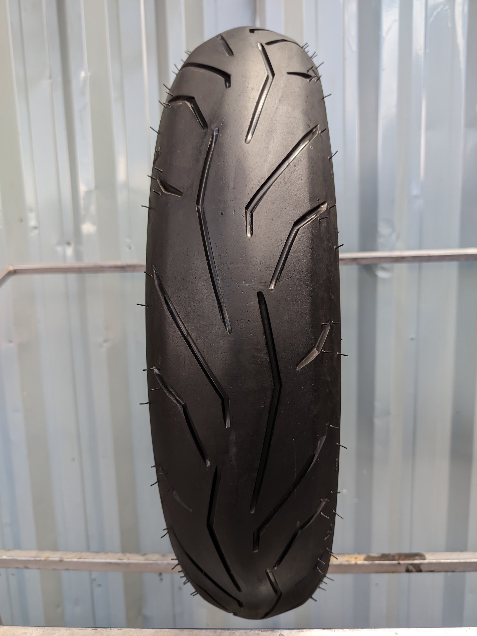 Pirelli Diablo Rosso 2 110/70-17 Usado
