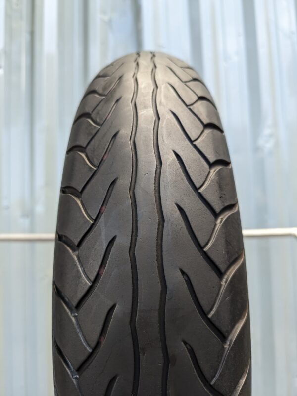 Dunlop Sportmax D220f ST 120/70-18 Usado - Imagem 2