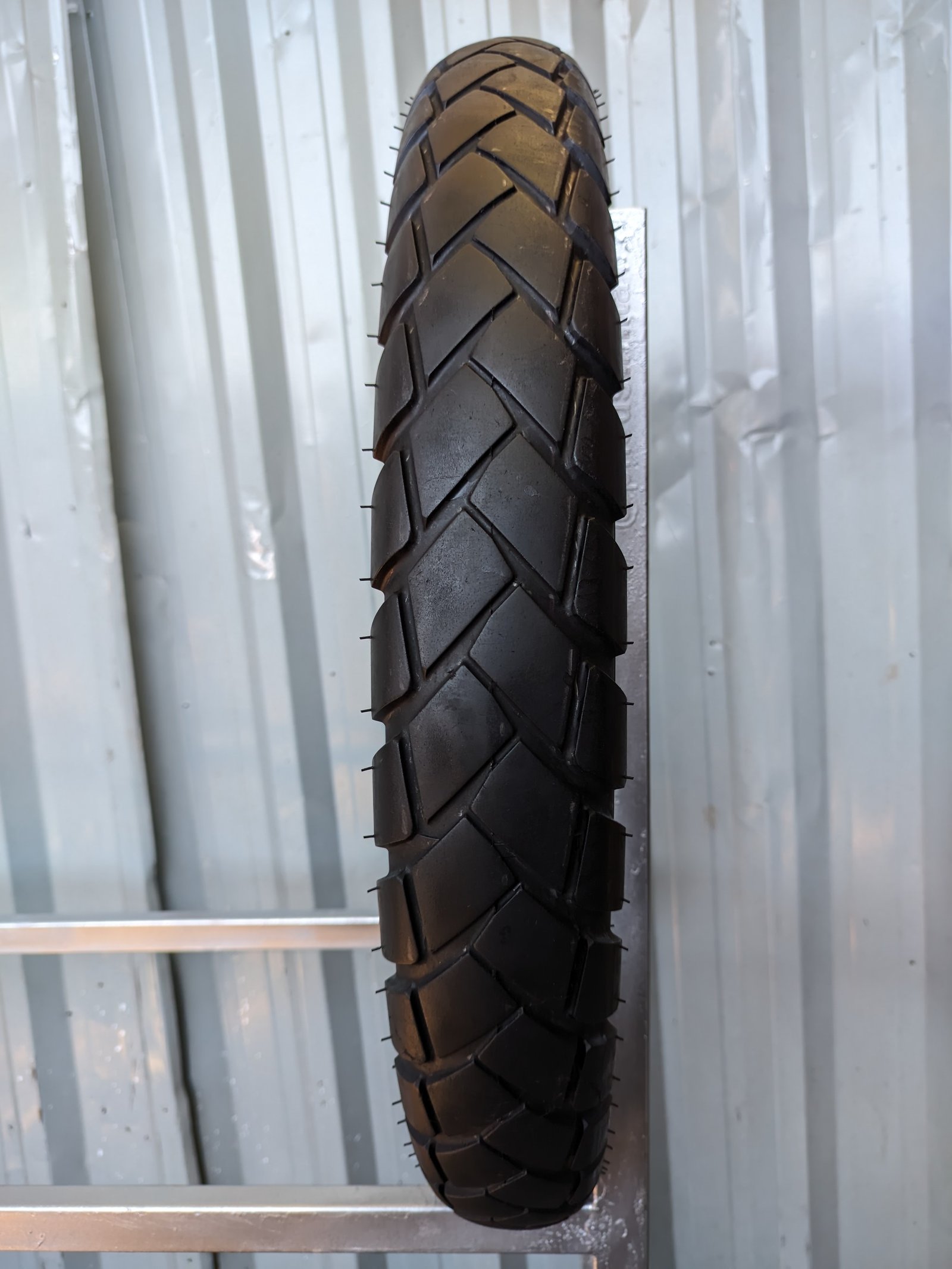 Metzeler Tourance 90/90-21 Usado