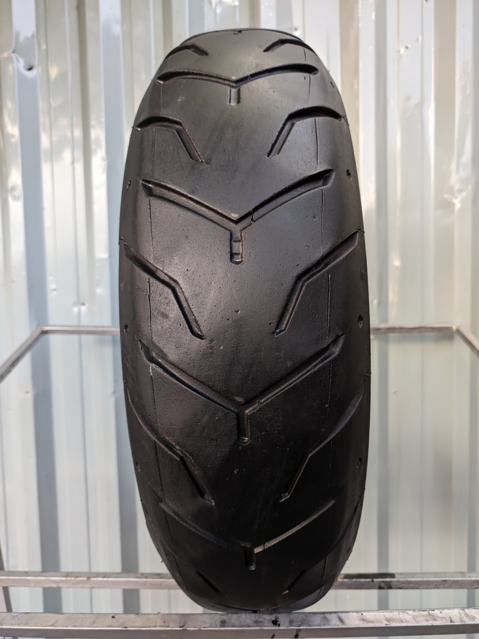 Dunlop D407 Harley Davidson 180/55-18 Usado