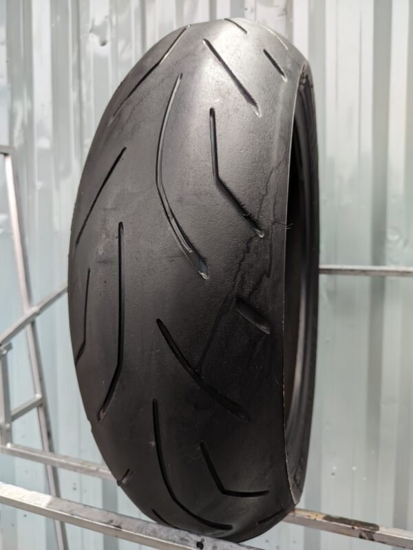 Bridgestone Battlax Hypersport S20 180/55-17 Usado - Imagem 3