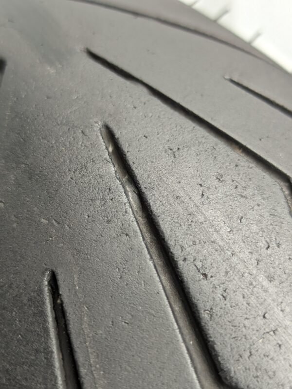 Pirelli Diablo Rosso 3 110/70-17 Usado - Imagem 4