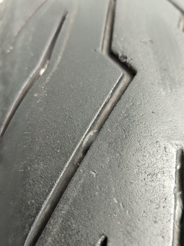 Pirelli Diablo Rosso 3 110/70-17 Usado - Imagem 5