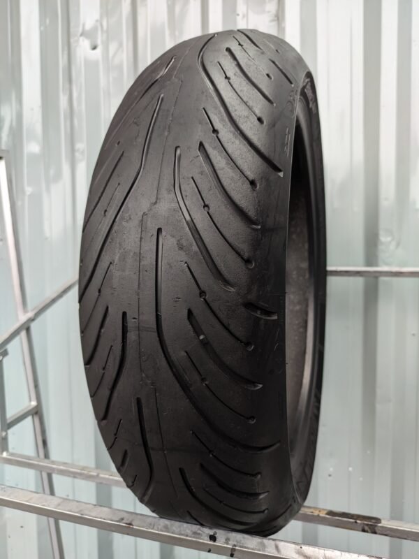 Michelin Pilot Road 4 GT 180/55-17 Usado - Imagem 3