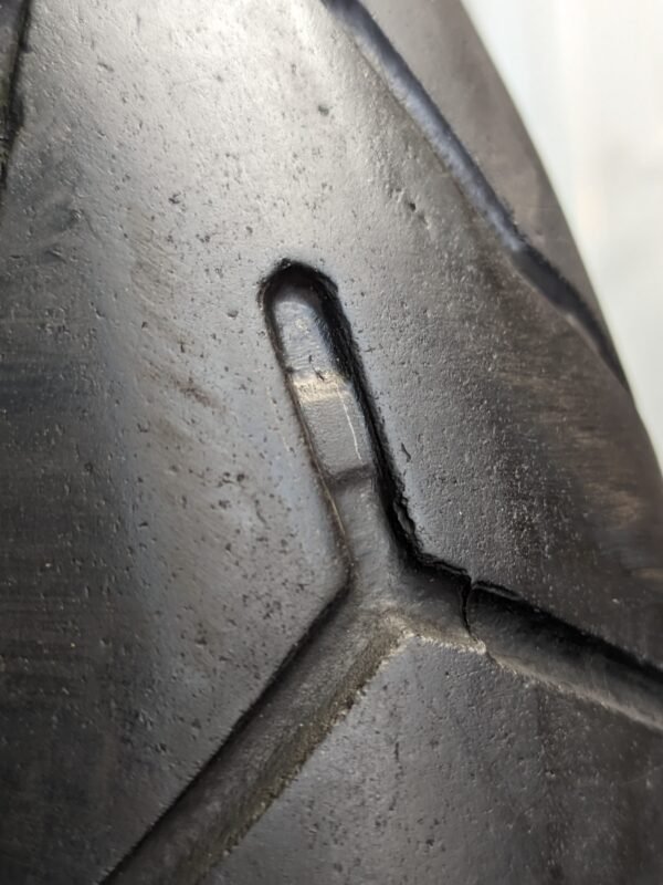 Dunlop D408f Harley Davidson 130/70-18 Usado - Imagem 3
