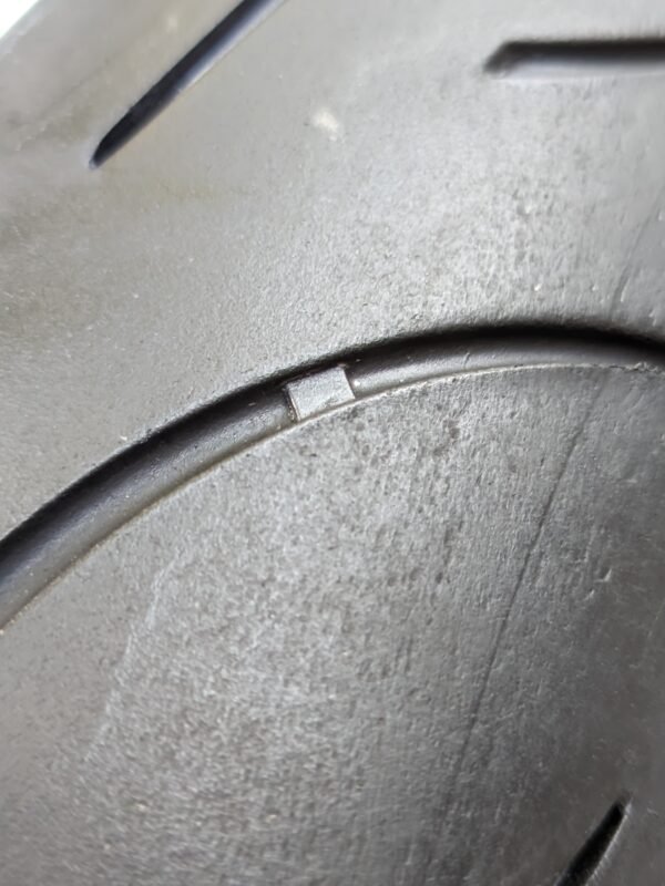 Metzeler Sportec M9 RR 120/70-17 Usado - Imagem 4