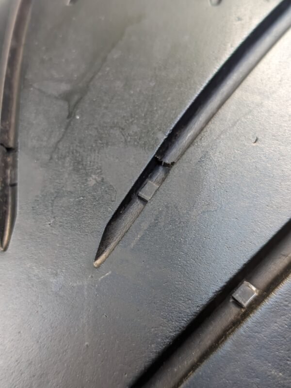 Pirelli Angel GT 180/55-17 Usado - Imagem 2