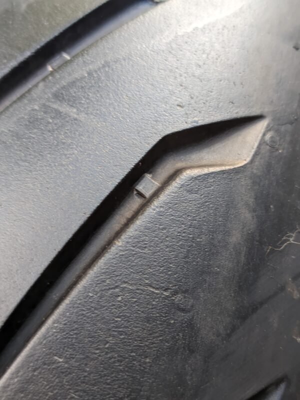 Pirelli Angel GT 180/55-17 Usado - Imagem 4
