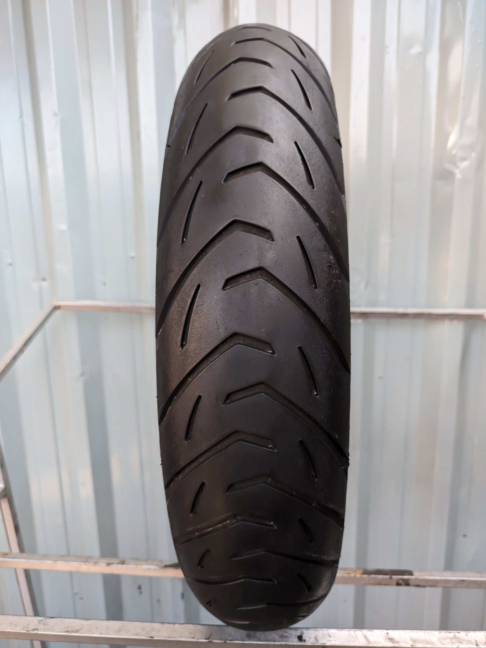 Metzeler Tourance Next 2 120/70-19 Usado