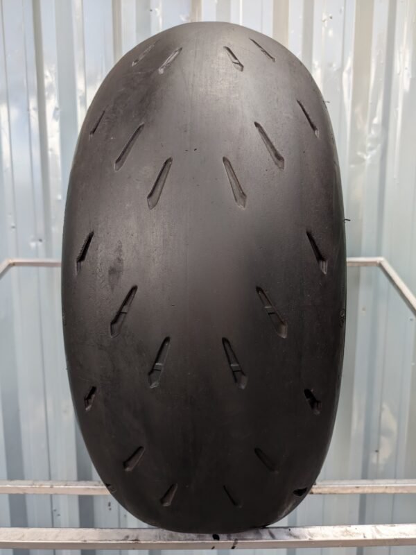 Michelin Power RS 240/45-17 Usado