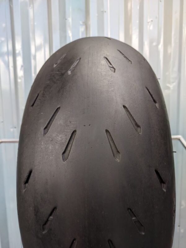 Michelin Power RS 240/45-17 Usado - Imagem 2