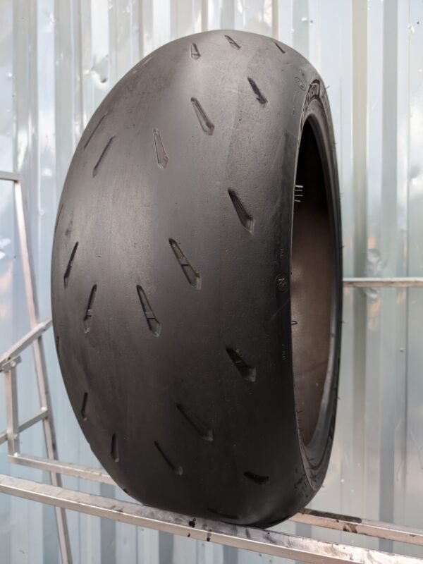 Michelin Power RS 240/45-17 Usado - Imagem 8