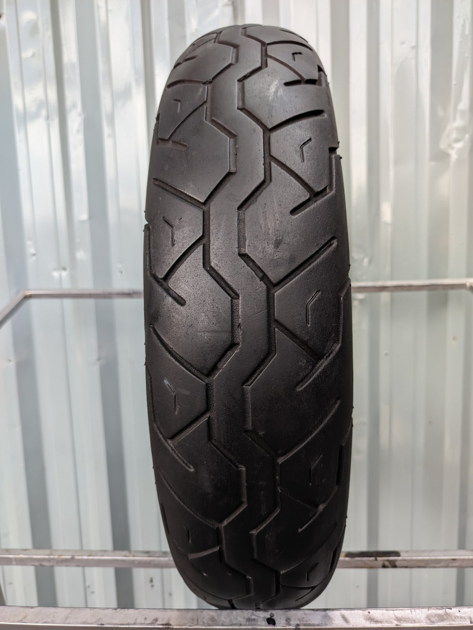 Maxxis Classic 130/90-16 Usado