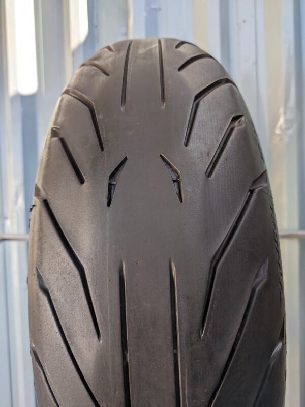 Pirelli Angel GT2 180/55-17 Usado - Imagem 2