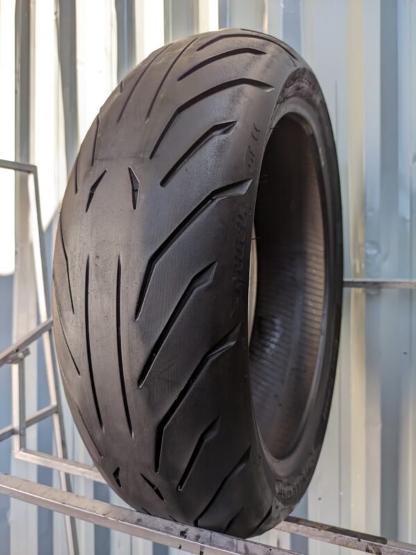 Pirelli Angel GT2 180/55-17 Usado - Imagem 8