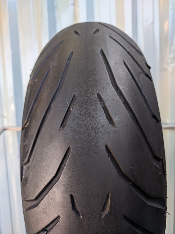 Pirelli Angel ST 180/55-17 Usado - Imagem 2