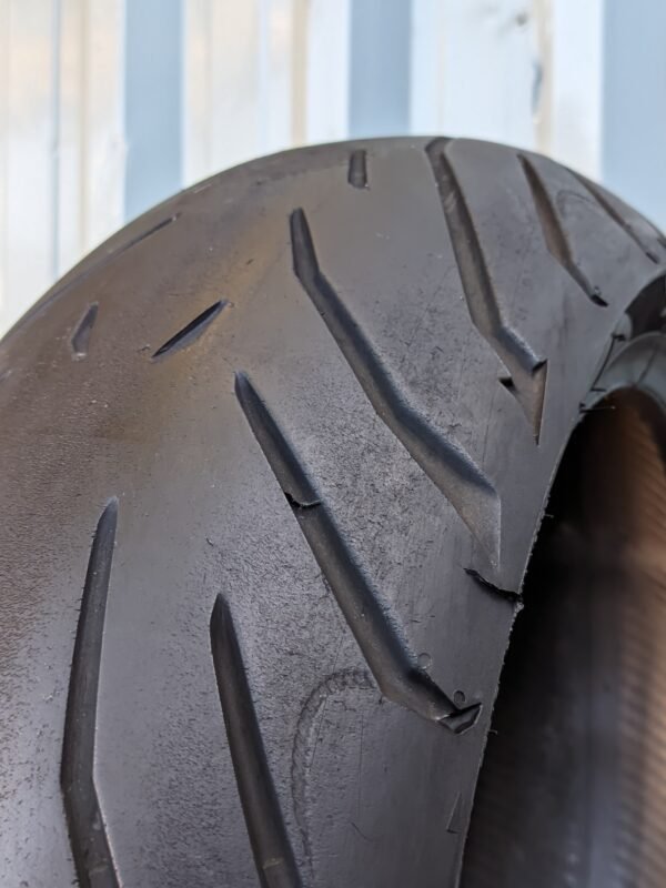 Pirelli Angel ST 180/55-17 Usado - Imagem 6