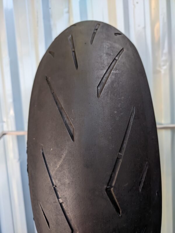 Pirelli Rosso Corsa 2 180/55-17 Usado - Imagem 2