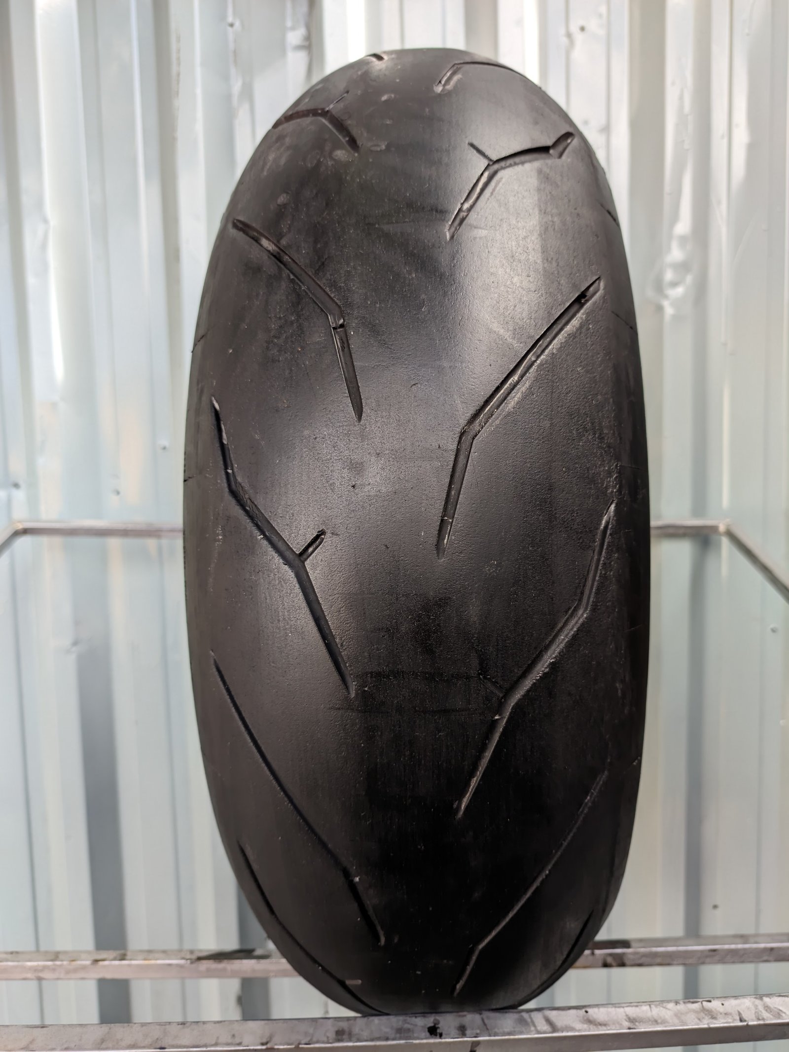 Pirelli Diablo Rosso Corsa 180/60-17 Usado