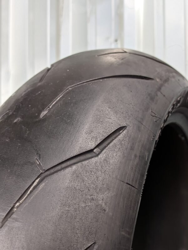 Pirelli Diablo Rosso Corsa 180/60-17 Usado - Imagem 3