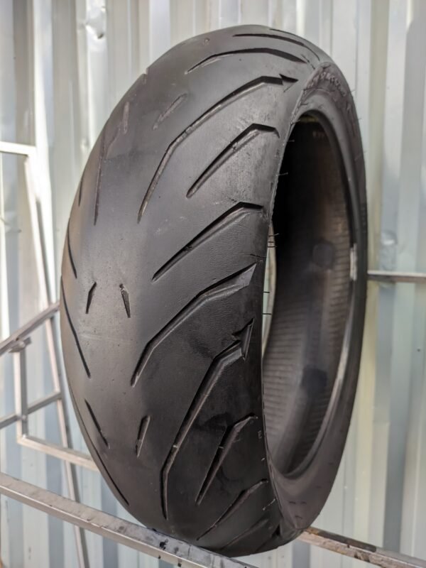 Pirelli Angel ST 180/55-17 Usado - Imagem 5