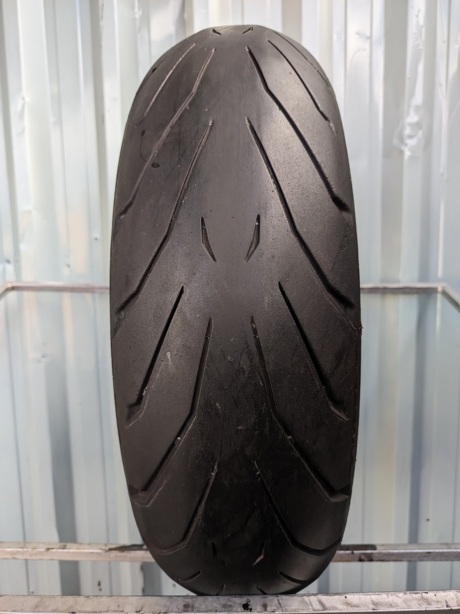 Pirelli Angel GT 160/60-17 Usado