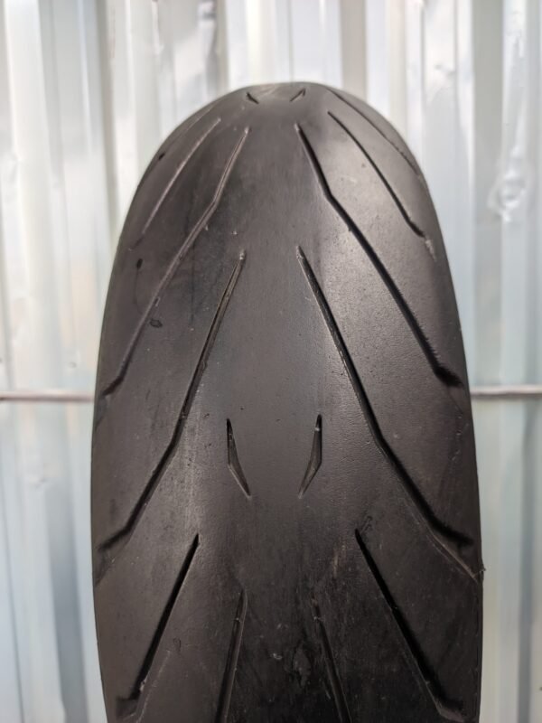 Pirelli Angel GT 160/60-17 Usado - Imagem 2