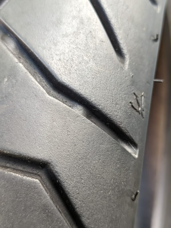 Pirelli Diablo Scooter 120/70-14 Usado - Imagem 5