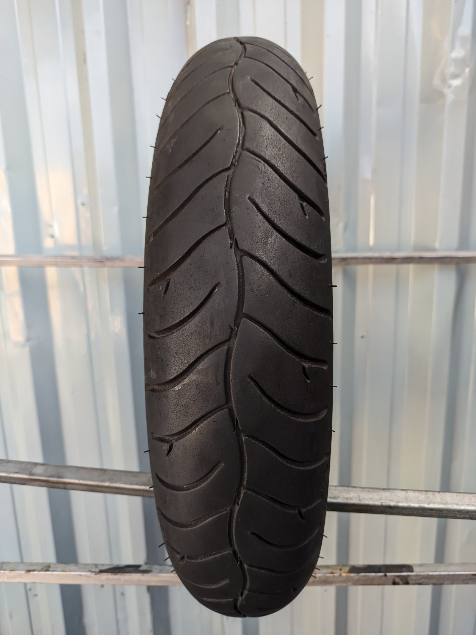 Metzeler Feelfree 110/70-16 Usado