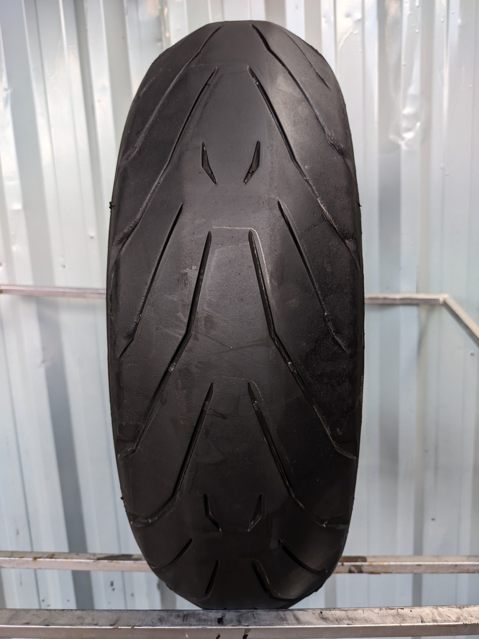 Pirelli Angel GT 160/60-17 Usado