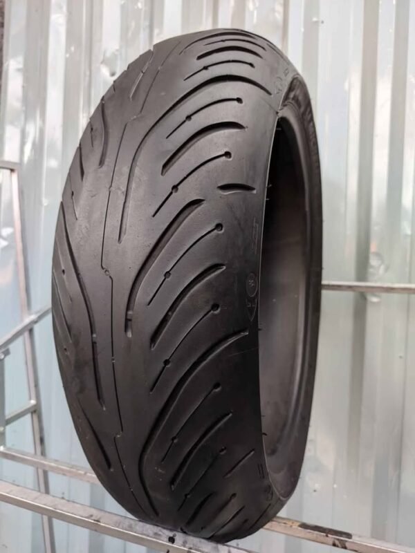 Michelin Pilot Road 4 190/55-17 Usado - Imagem 7