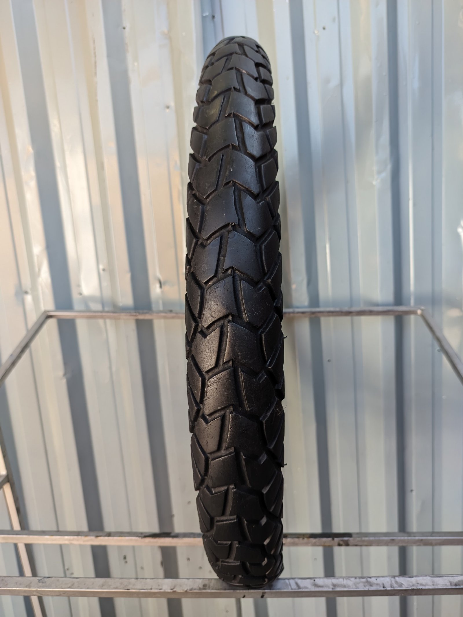 Maggion Viper 3.00-21 Usado
