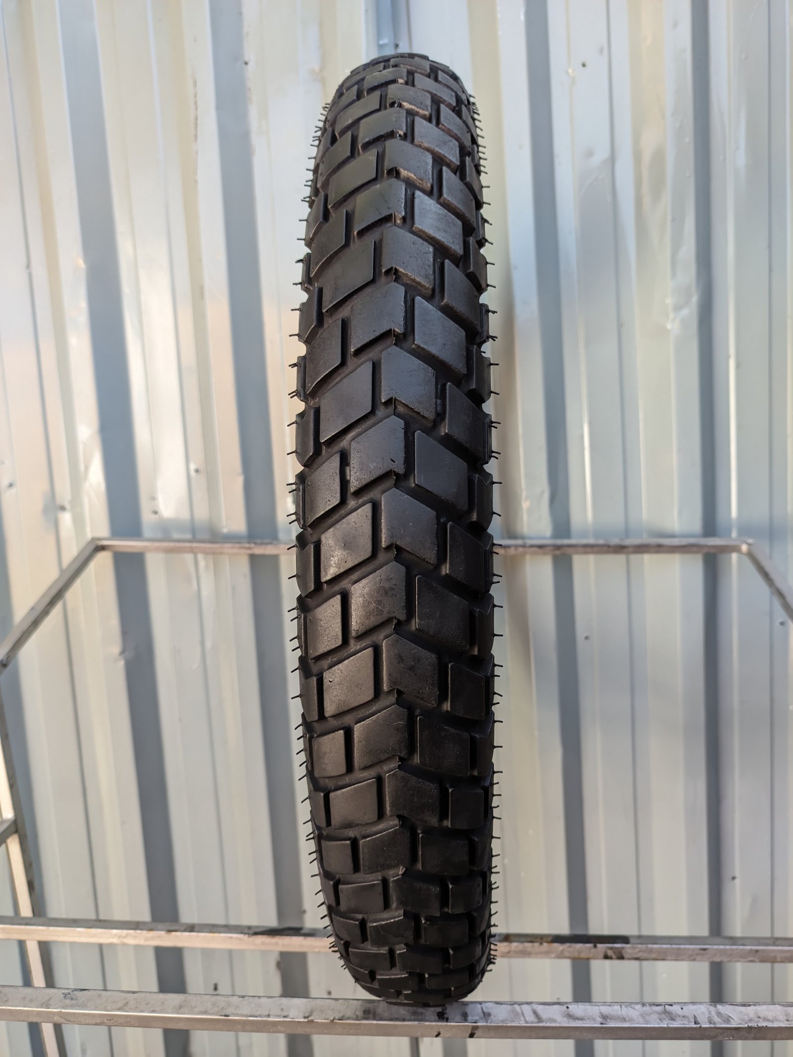 Ceat Grip 90/90-21 Usado