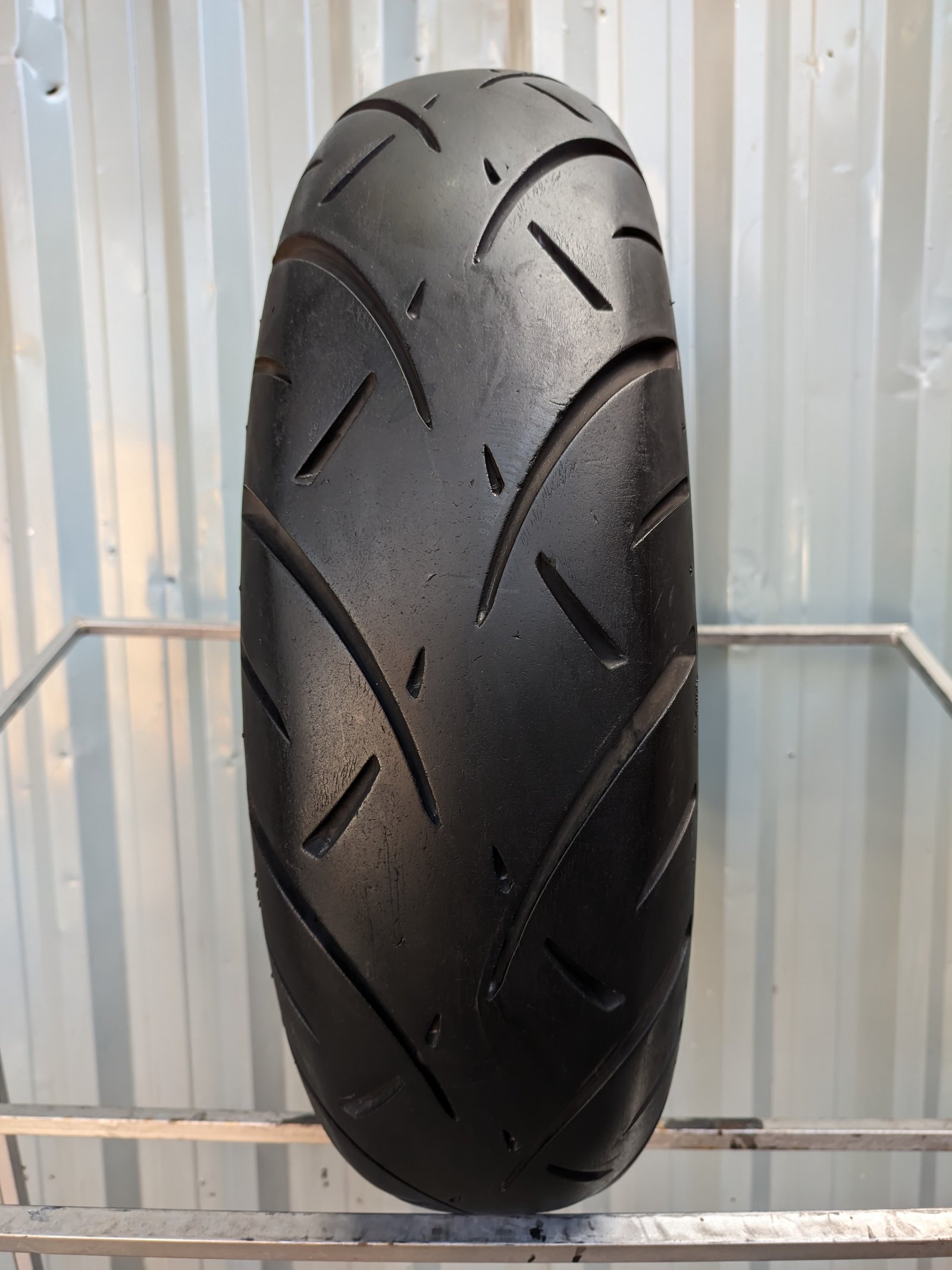 Metzeler ME888 Marathon Ultra 170/80-15 Usado
