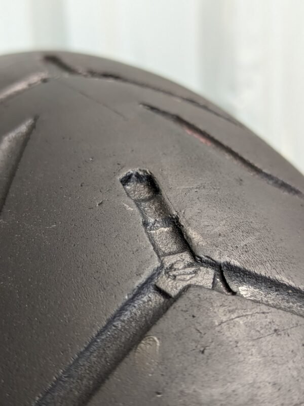 Dunlop D408F Harley Davidson 140/75-17 Usado - Imagem 3