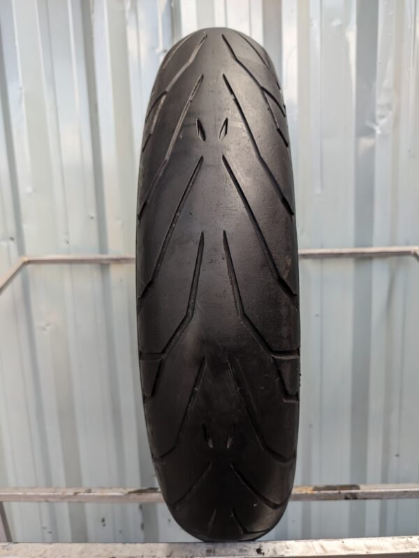 Pirelli Angel GT 120/70-18 Usado