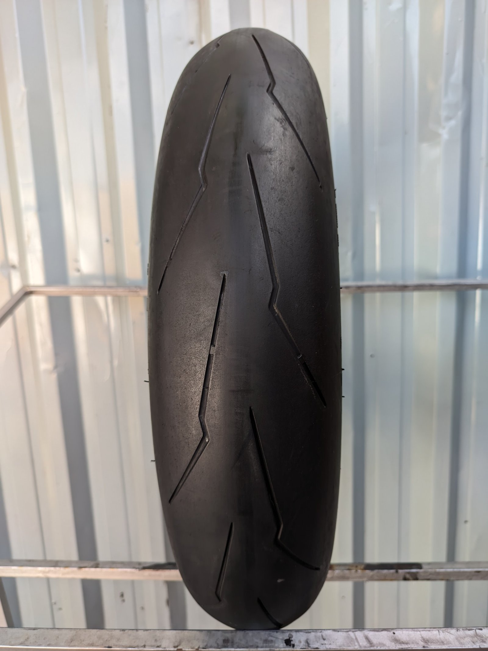 Pirelli Supercorsa SP V3 120/70-17 Usado