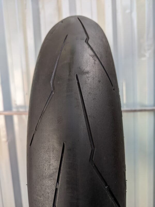 Pirelli Supercorsa SP V3 120/70-17 Usado - Imagem 2