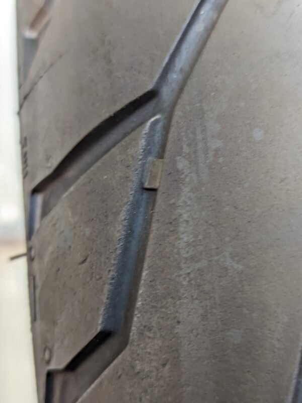 Pirelli Angel GT 120/70-17 Usado - Imagem 5