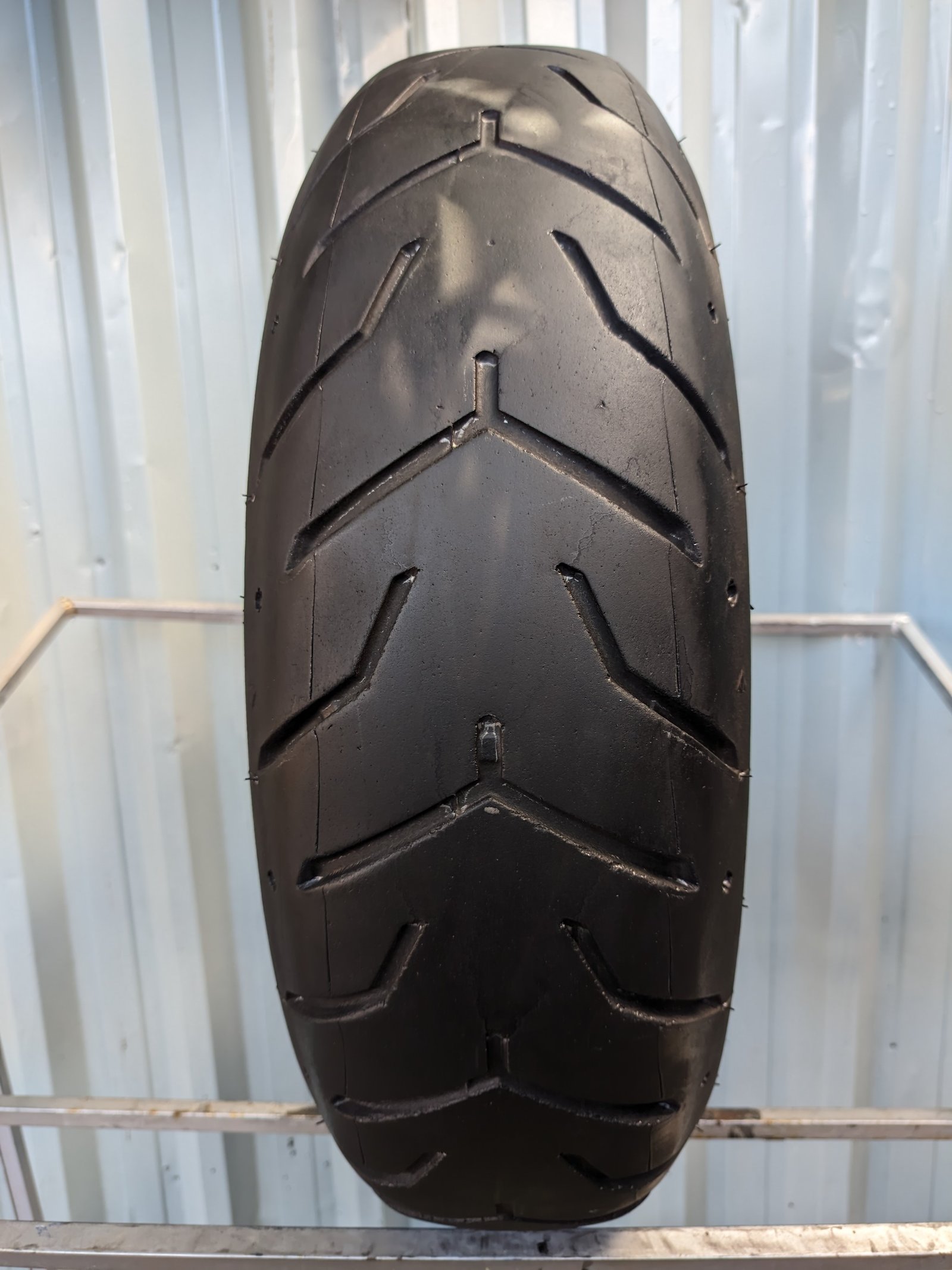 Dunlop D407 Harley Davidson 180/55-18 Usado