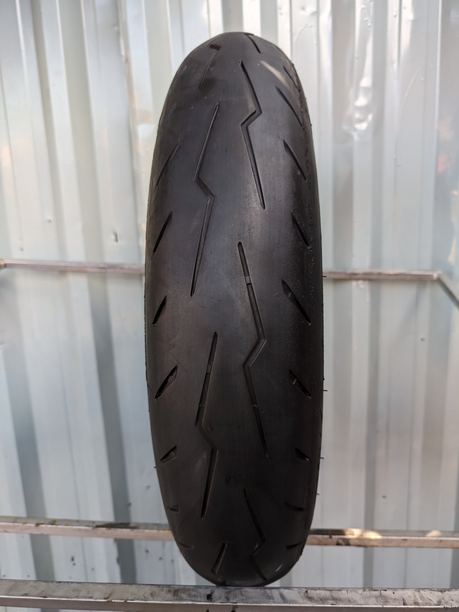 Pirelli Diablo Rosso 4 120/70-17 Usado