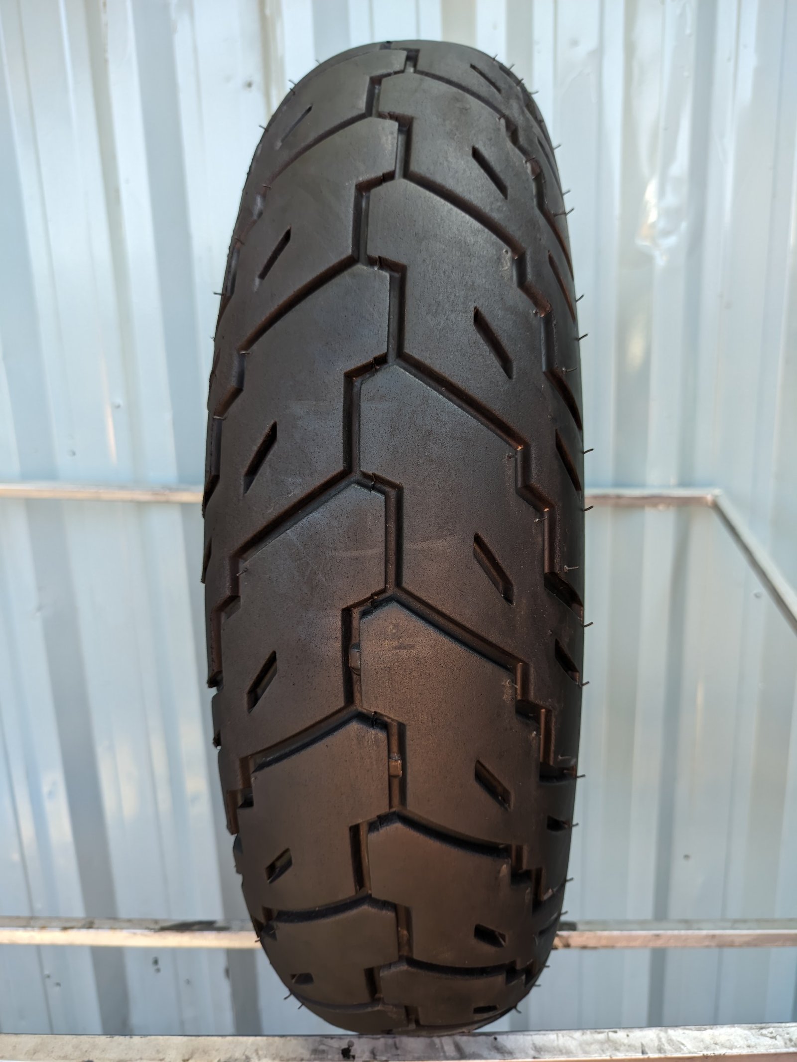 Technic Iron 170/70-16 Usado