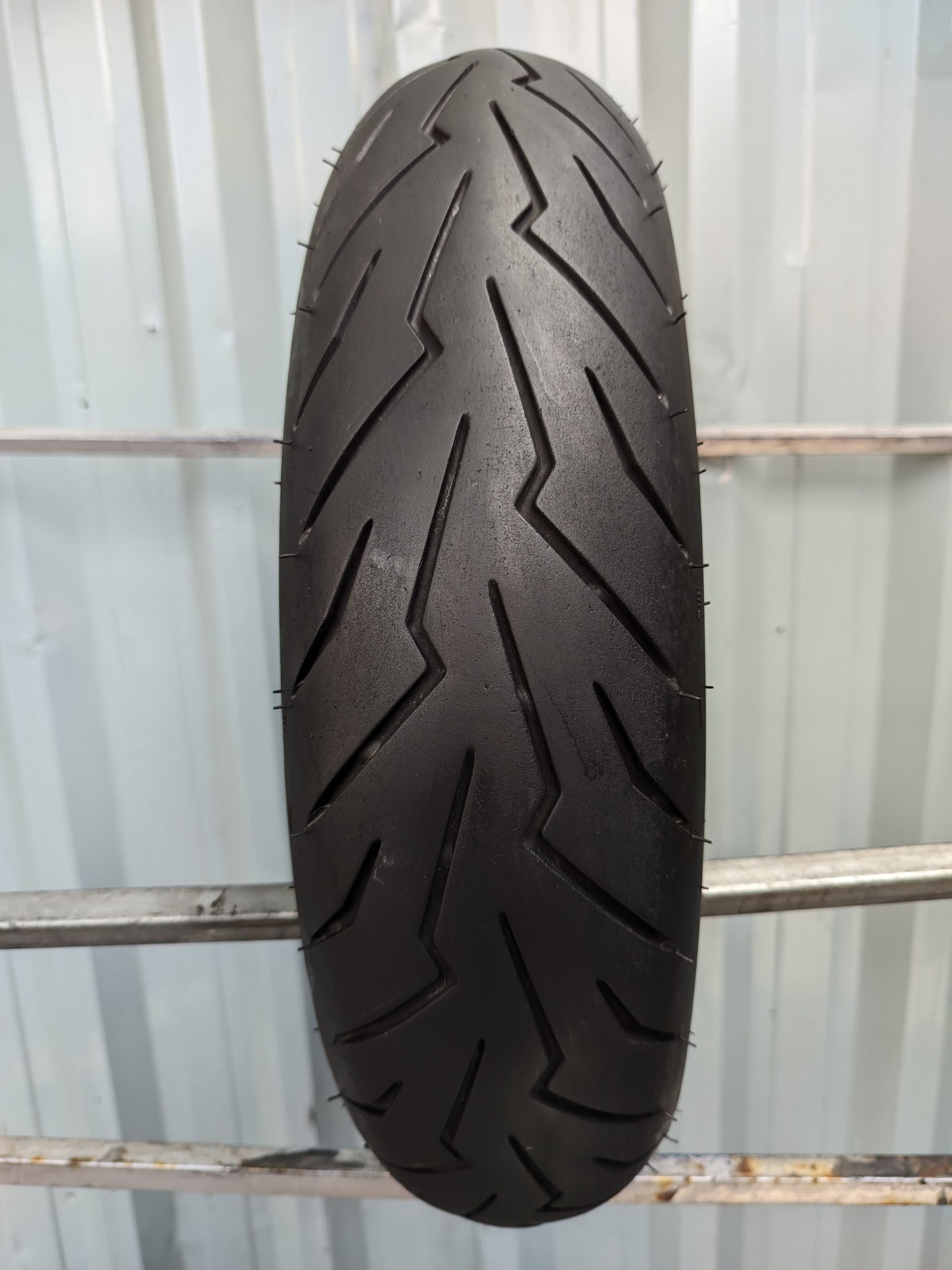 Pirelli Diablo Scooter 110/70-14 Usado