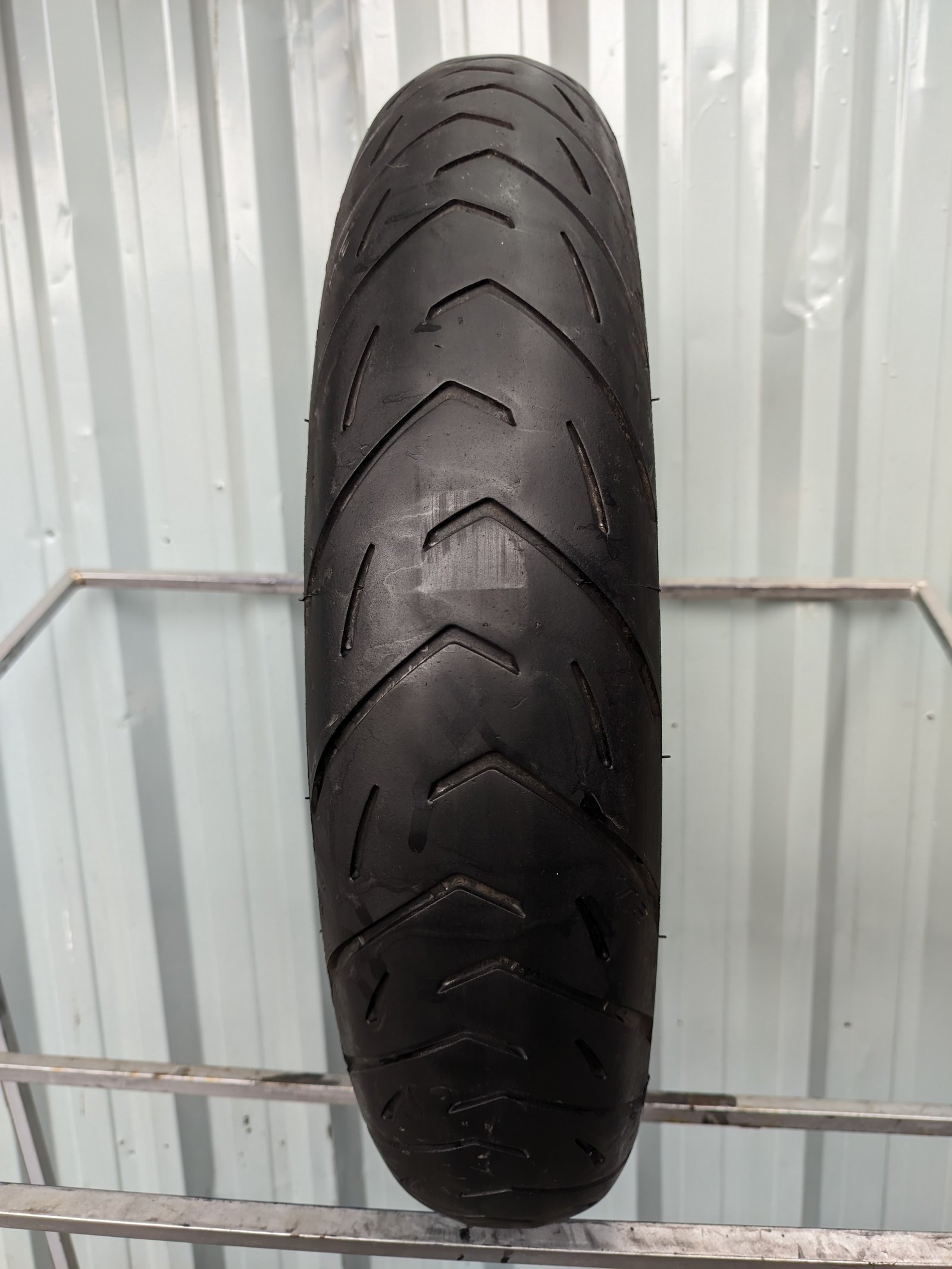 Metzeler Tourance Next 2 120/70-19 Usado